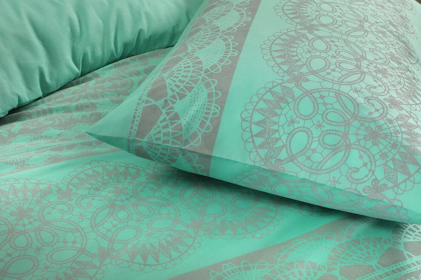 Printed Reversible Aaliyah Floral Duvet Cover Bedding Set With Pillow Case